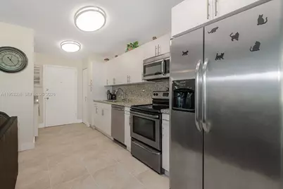 7135 Collins Ave #722, Miami Beach, FL 33141 - Photo 9