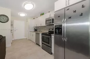7135 Collins Ave, Miami Beach, FL 33141 - Photo 9