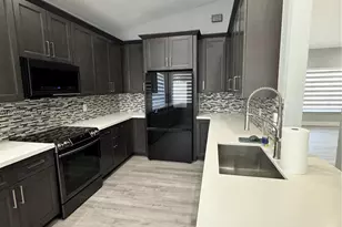 8778 NW 169th Terrace, Miami Lakes, FL 33018 - Photo 9