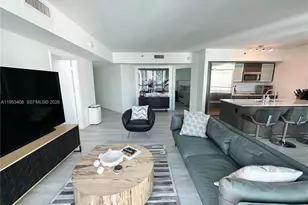 55 SE 6th St, Miami, FL 33131 - Photo 3