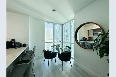 55 SE 6th St #1601, Miami, FL 33131 - Photo 7