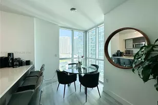 55 SE 6th St, Miami, FL 33131 - Photo 7