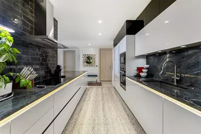 1000 Brickell Plz #PH5203-FURN, Miami, FL 33131 - Photo 7