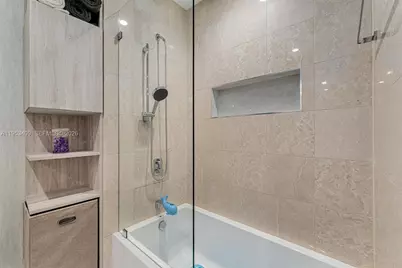 1000 Brickell Plz #PH5203-FURN, Miami, FL 33131 - Photo 33