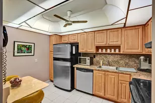 100 Bayview Dr, Sunny Isles Beach, FL 33160 - Photo 19