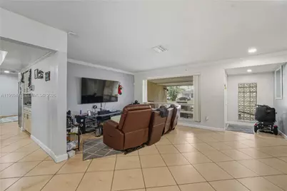 7630 Embassy Blvd, Miramar, FL 33023 - Photo 11