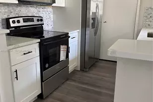 833 Riverside Dr, Coral Springs, FL 33071 - Photo 3