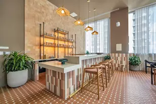 11 NE 6th St, Miami, FL 33132 - Photo 23