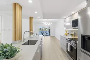 571 SW 141st Ave, Pembroke Pines, FL 33027 - Photo 3