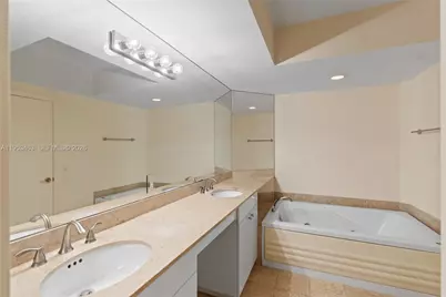 4775 Collins Ave #507, Miami Beach, FL 33140 - Photo 25