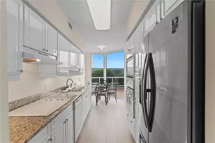 4775 Collins Ave, Miami Beach, FL 33140 - Photo 15