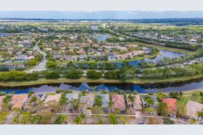 1042 Bluewood Ter #1042, Weston, FL 33327 - Photo 33