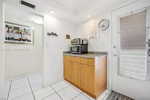 410 NW 68th Ave, Plantation, FL 33317 - Photo 11