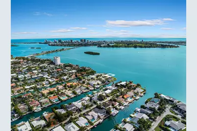 1990 NE 119th Rd, North Miami, FL 33181 - Photo 31