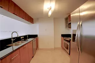 1800 N Bayshore Dr, Miami, FL 33132 - Photo 3