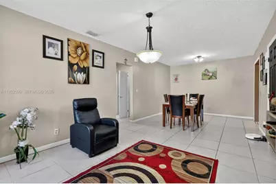 520 NE 111th St, Miami, FL 33161 - Photo 7