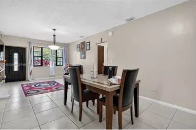 520 NE 111th St, Miami, FL 33161 - Photo 11