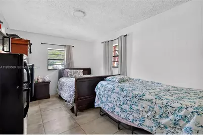 520 NE 111th St, Miami, FL 33161 - Photo 25