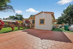 520 NE 111th St, Miami, FL 33161 - Photo 3