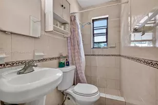 520 NE 111th St, Miami, FL 33161 - Photo 23