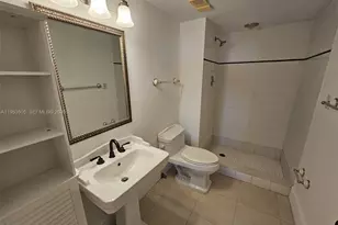 2401 Collins Ave, Miami Beach, FL 33140 - Photo 19