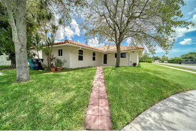 9557 SW 40th Ter #9557, Miami, FL 33165 - Photo 1