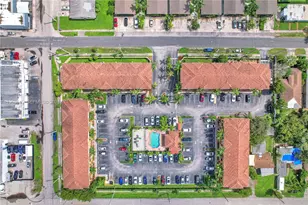 121 NW 2nd Ave, Hallandale Beach, FL 33009 - Photo 35