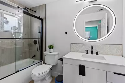 14950 S Biscayne River Dr, Miami, FL 33168 - Photo 17