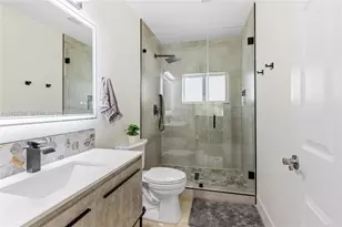 14950 S Biscayne River Dr, Miami, FL 33168 - Photo 13