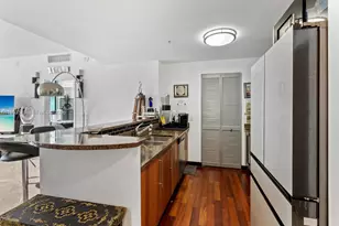 300 S Biscayne Blvd, Miami, FL 33131 - Photo 5