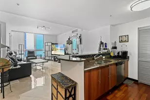 300 S Biscayne Blvd, Miami, FL 33131 - Photo 7