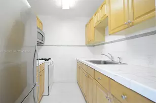 344 Meridian Ave, Miami Beach, FL 33139 - Photo 11