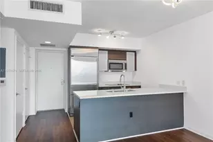 55 SE 6th St, Miami, FL 33131 - Photo 7