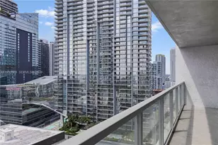 55 SE 6th St, Miami, FL 33131 - Photo 9