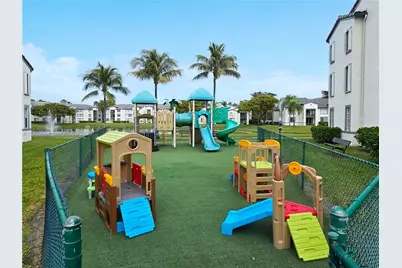 4460 NW 107th Ave #304-8, Doral, FL 33178 - Photo 5