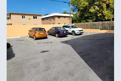 1753 SW 6th St, Miami, FL 33135 - Photo 9