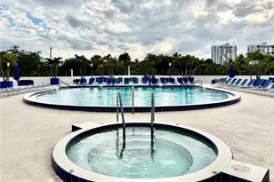 3701 N Country Club Dr, Aventura, FL 33180 - Photo 21