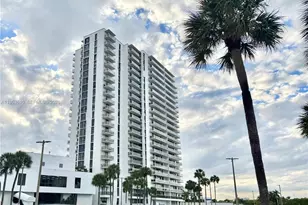 3701 N Country Club Dr, Aventura, FL 33180 - Photo 25