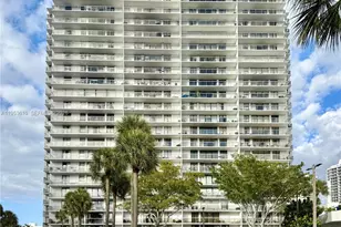 3701 N Country Club Dr, Aventura, FL 33180 - Photo 25