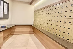 3701 N Country Club Dr, Aventura, FL 33180 - Photo 23