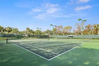 1303 NW 167th Ave, Pembroke Pines, FL 33028 - Photo 23