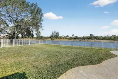 1303 NW 167th Ave, Pembroke Pines, FL 33028 - Photo 45