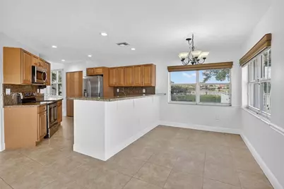 1303 NW 167th Ave, Pembroke Pines, FL 33028 - Photo 7