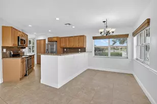 1303 NW 167th Ave, Pembroke Pines, FL 33028 - Photo 7