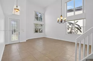 1303 NW 167th Ave, Pembroke Pines, FL 33028 - Photo 5