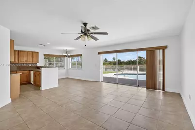 1303 NW 167th Ave, Pembroke Pines, FL 33028 - Photo 15