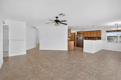 1303 NW 167th Ave, Pembroke Pines, FL 33028 - Photo 17