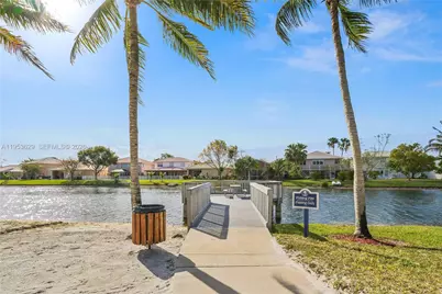 1303 NW 167th Ave, Pembroke Pines, FL 33028 - Photo 77