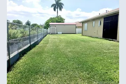 2060 NW 113th Ter, Miami, FL 33167 - Photo 15
