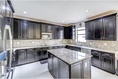 9815 NW 86th Ter, Doral, FL 33178 - Photo 7